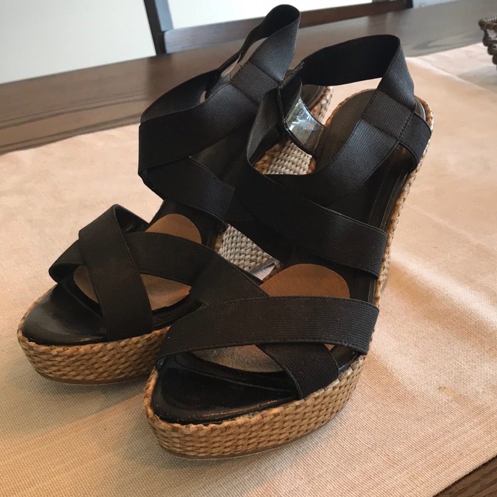 Black Wedges